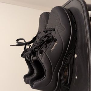 Skechers sneakers